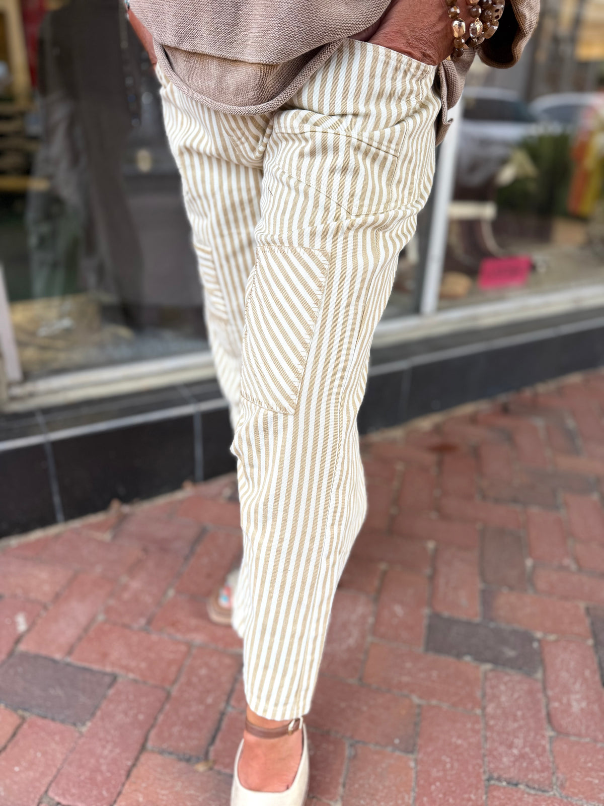Bibi Oatmeal STRIPED TWILL BARREL PANTS