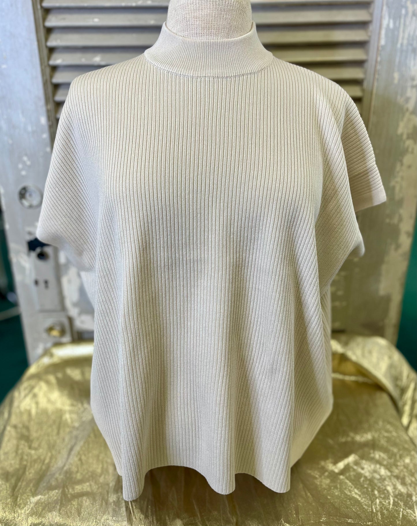 VISCOSE MOCK NECK SHORT SLEEVE BOXY SWEATER