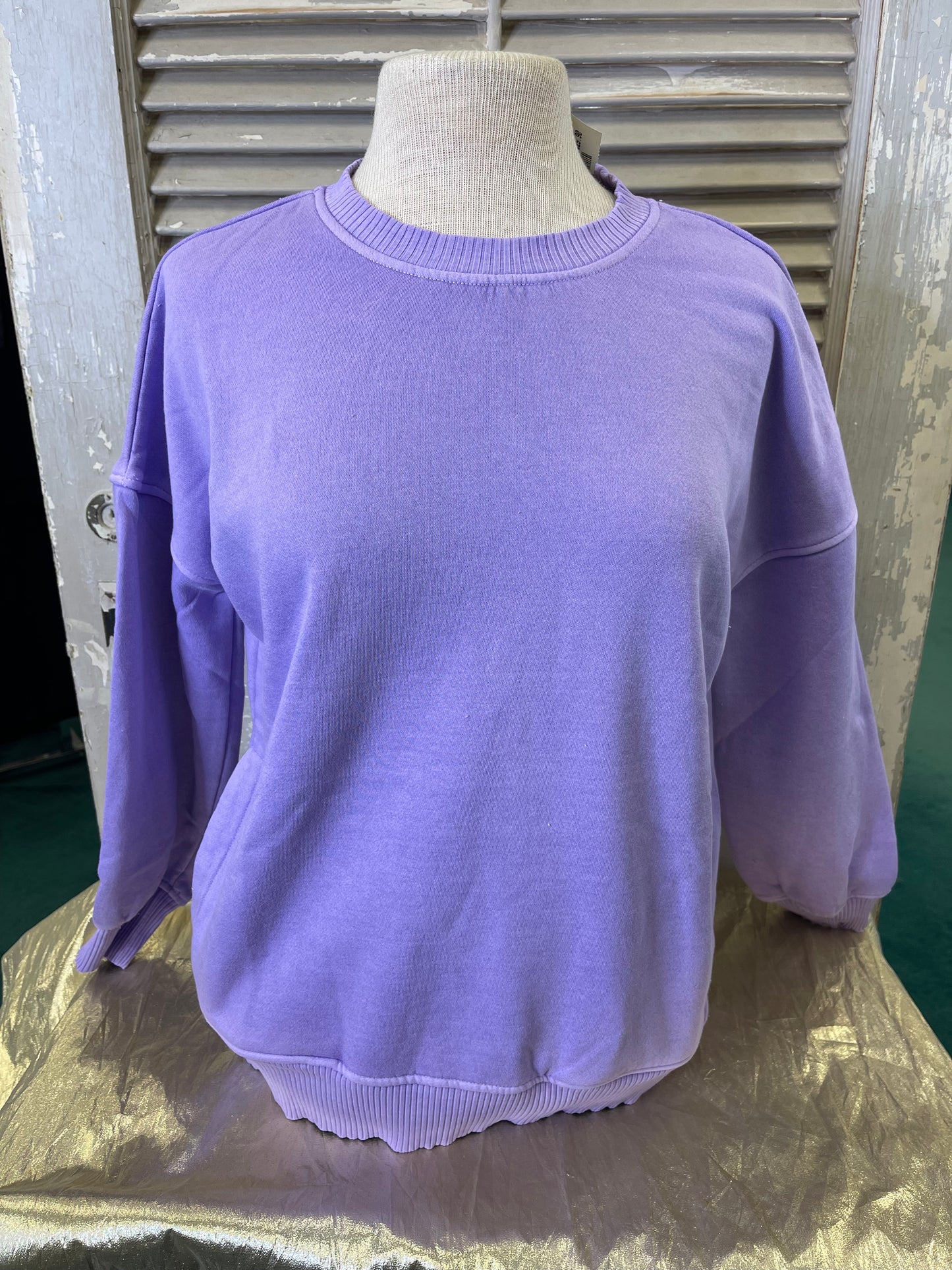 PLUS PIGMENT DYE FLEECE HI-LOW HEM PULLOVER WITH POCKET
