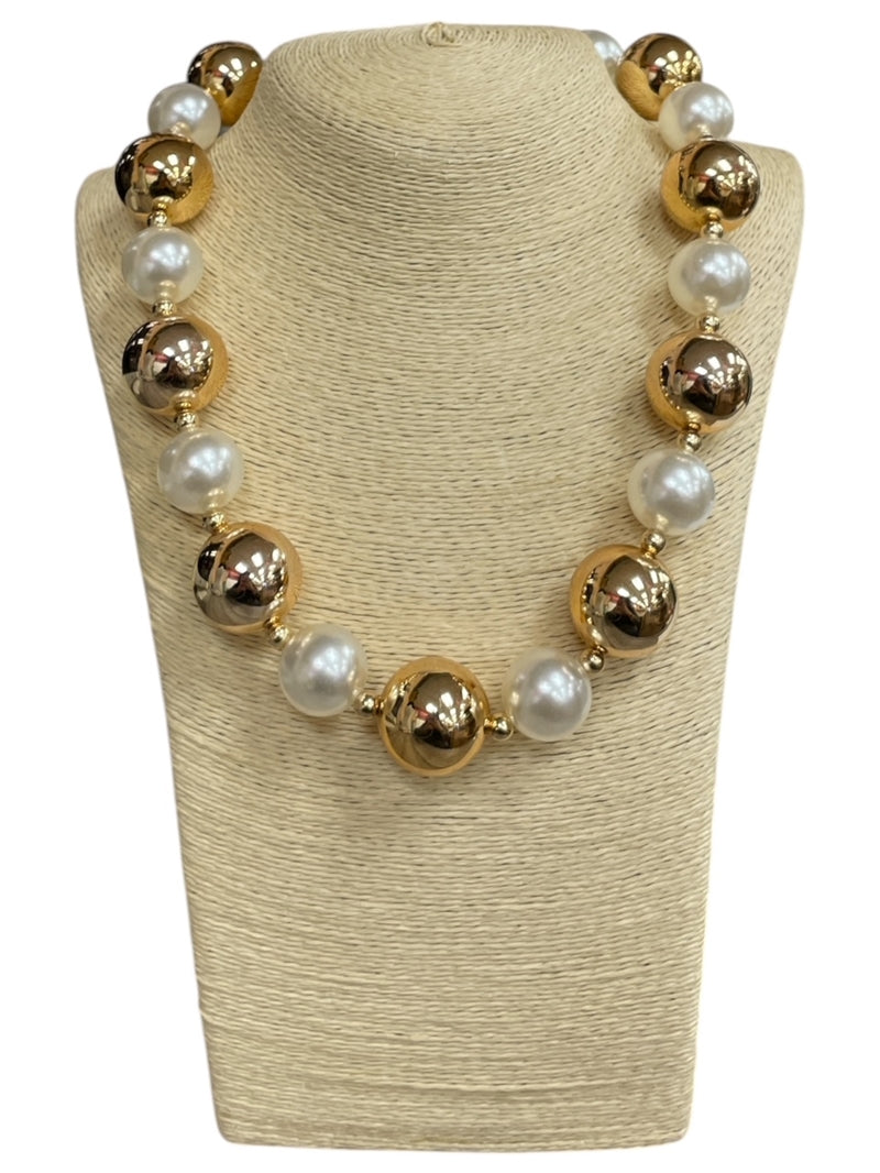 PEARL & BALL SHORT NECKLACE