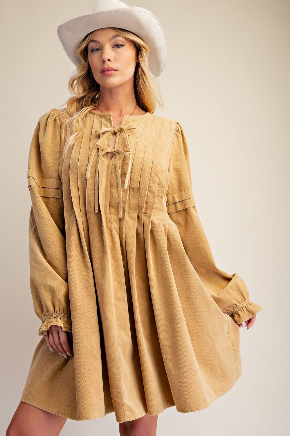 Washed baby corduroy pleated dress