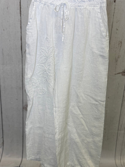 Made in Italy Linen Pant with Embroidered Flower Detail