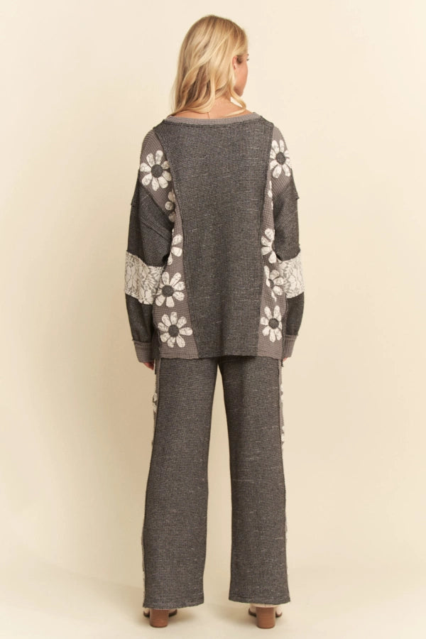 Davi & Dani Waffle Knit Flower Set