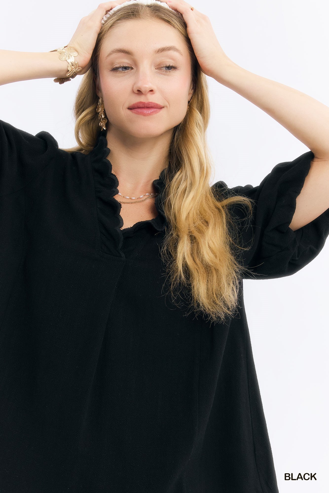 Umgee Black Linen Scallop Trim V-Neck Top