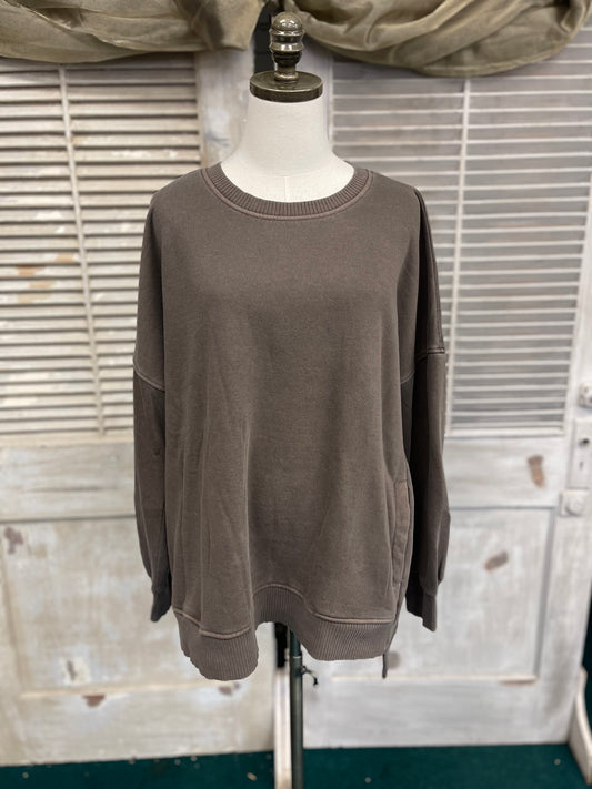 PLUS PIGMENT DYE FLEECE HI-LOW HEM PULLOVER WITH POCKET