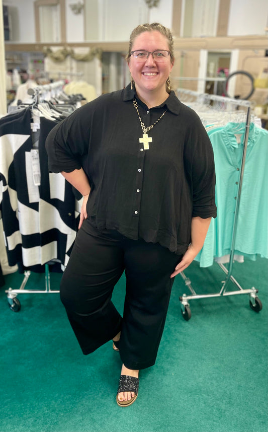 Umgee Plus Size Black Linen Scallop Hem Button-Down Blouse