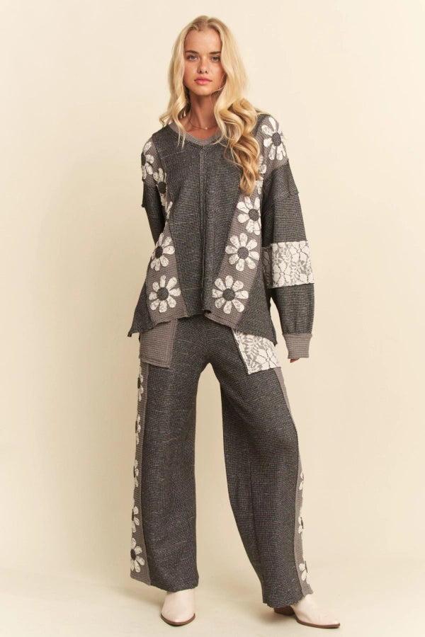 Davi & Dani Waffle Knit Flower Set