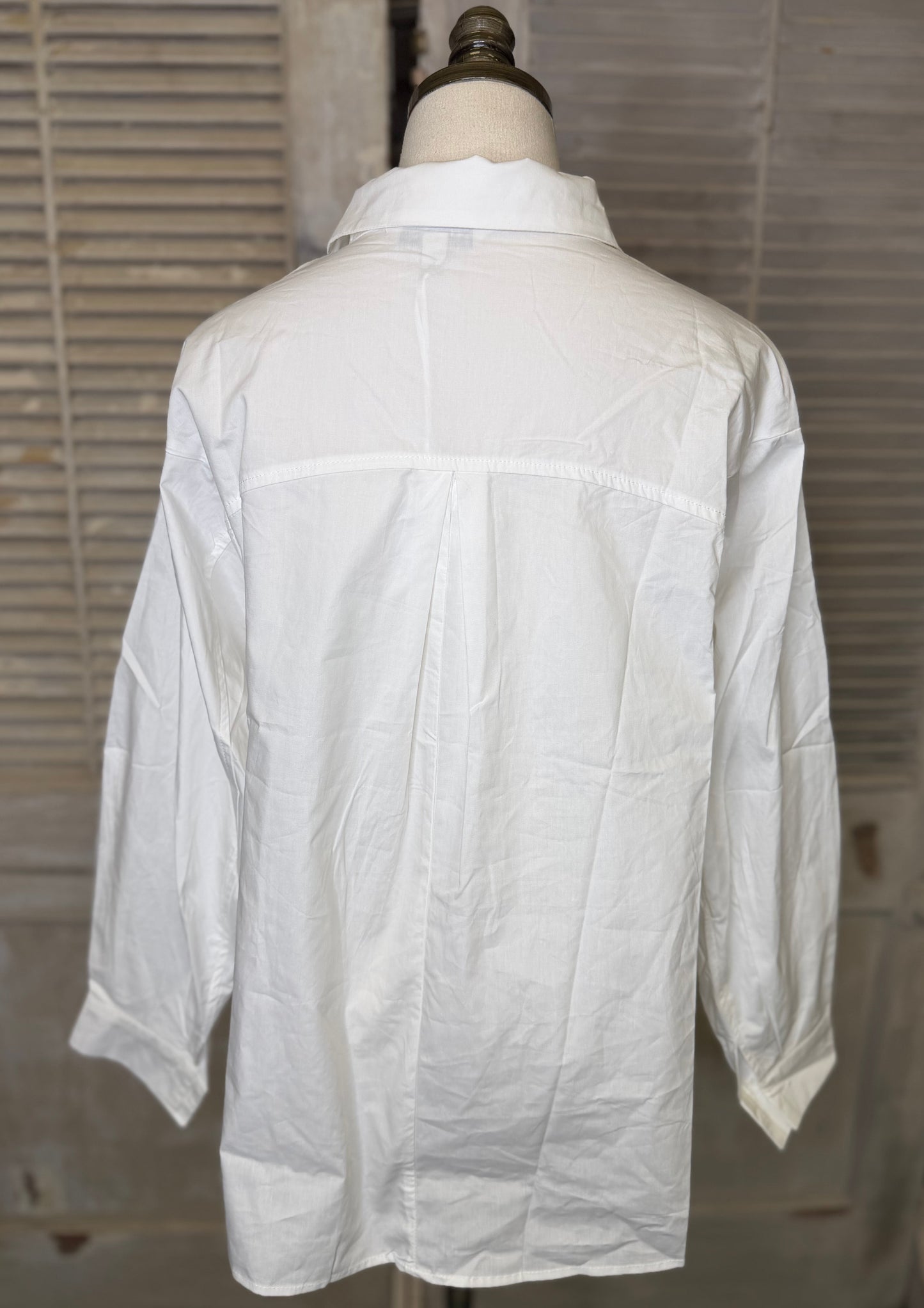 Davi & Dani Long Sleeve Button Front Shirt