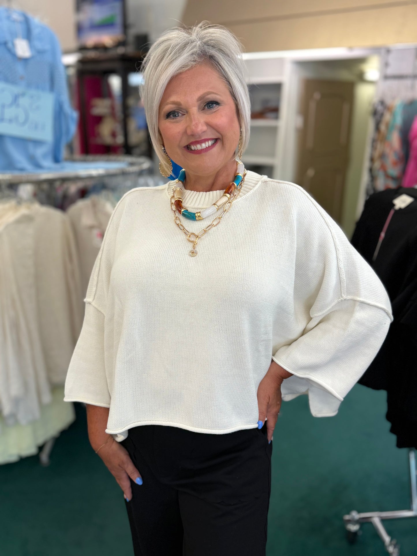 Tres Bien Cream Solid Knit Round Neck 3/4 Sleeve Sweater