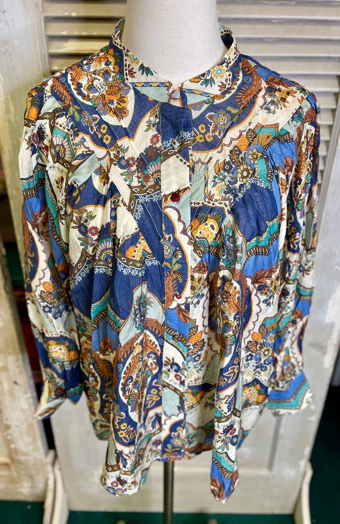 EESOME Vintage Sapphire Blue Top