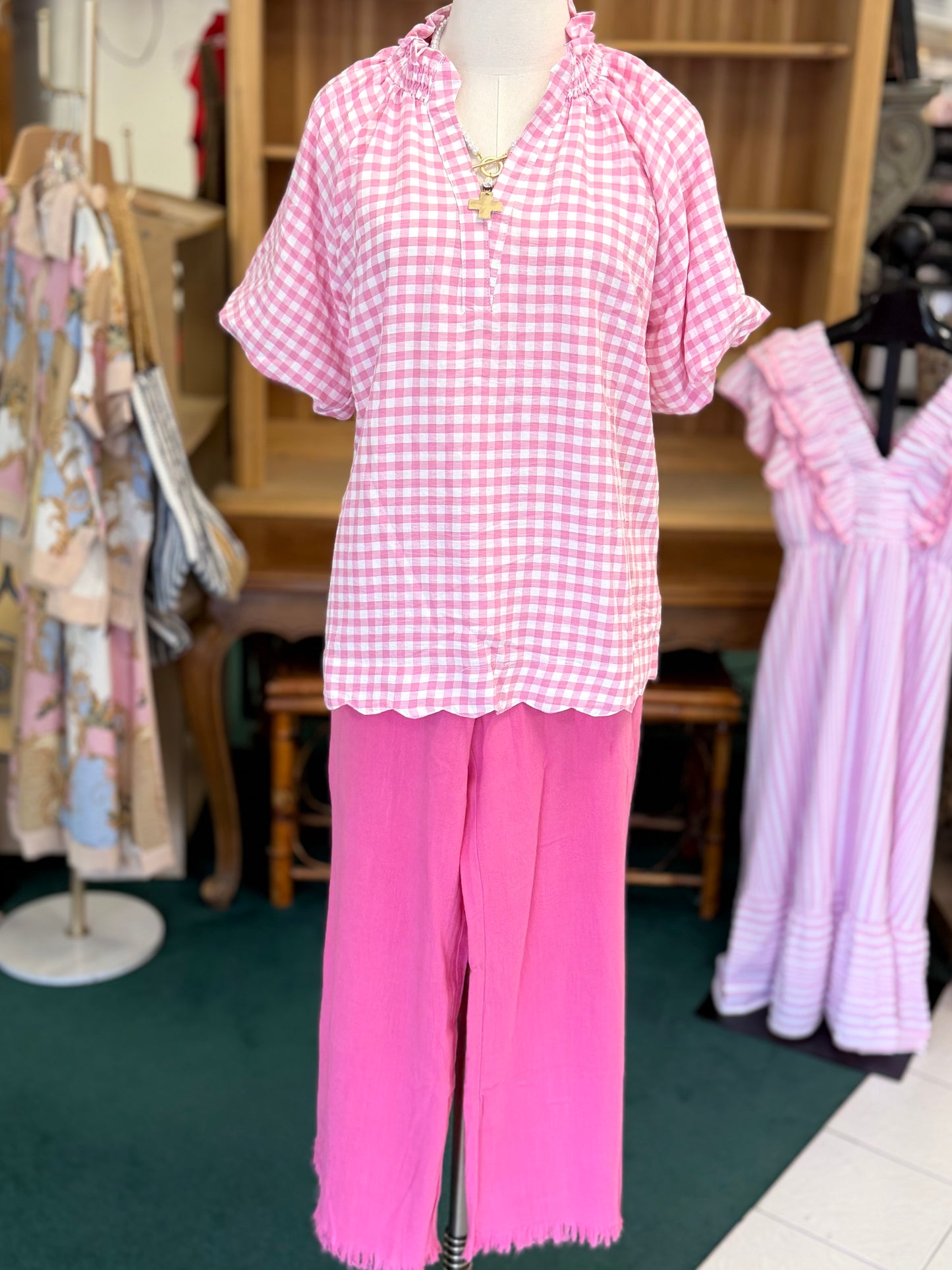Umgee Peony Gingham Bubble Sleeve V-Neck Top w/ Scallop Hem