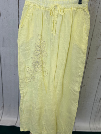 Made in Italy Linen Pant with Embroidered Flower Detail