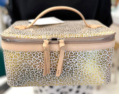 Consuela Kit Train Cosmetic Case