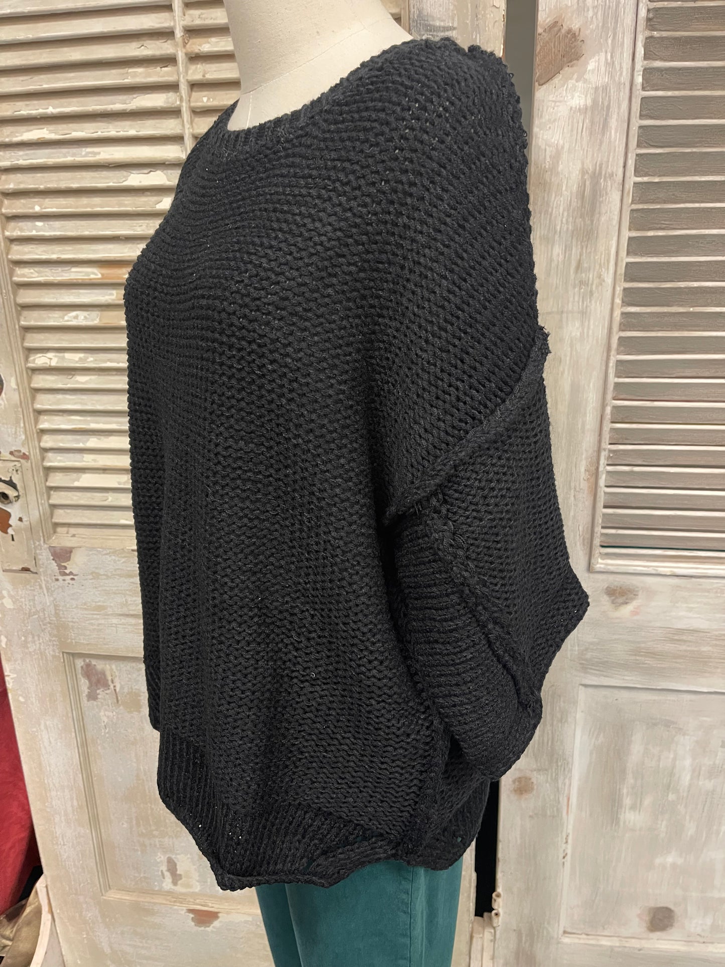 Easel Black 3/4 Sleeve Sweater Top