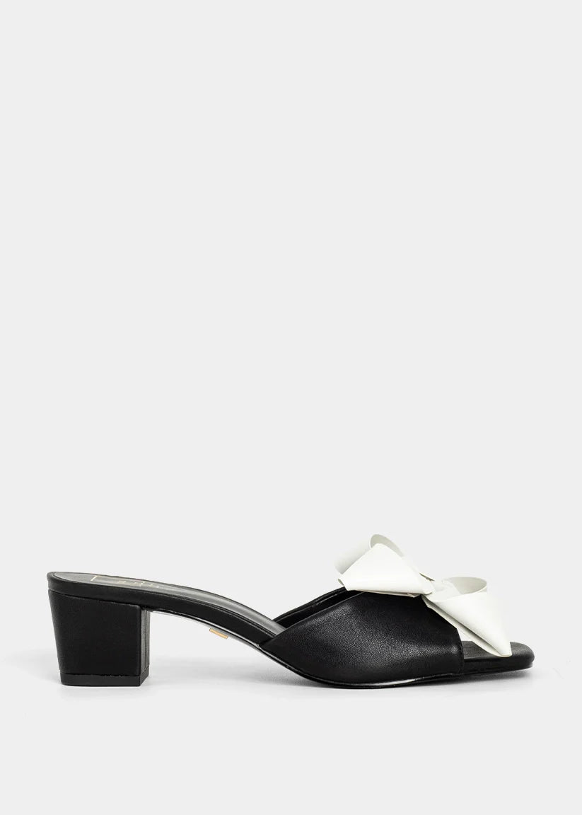 ShuShop Black & White Flora Bow Sandals