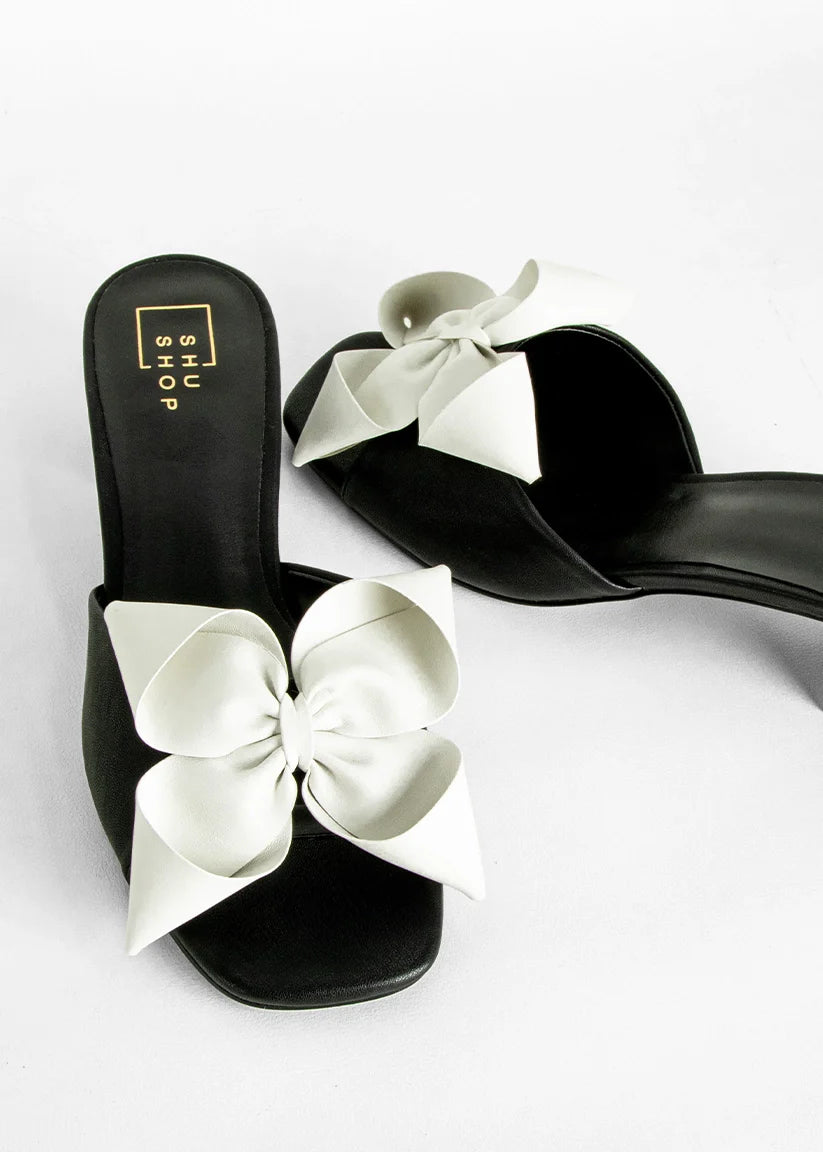 ShuShop Black & White Flora Bow Sandals