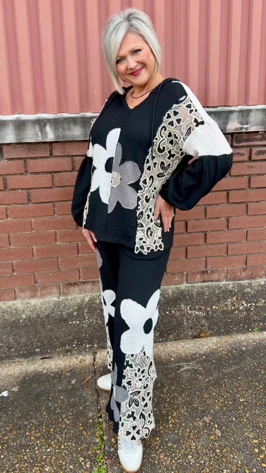 DD Black & Cream Flower Patch Set