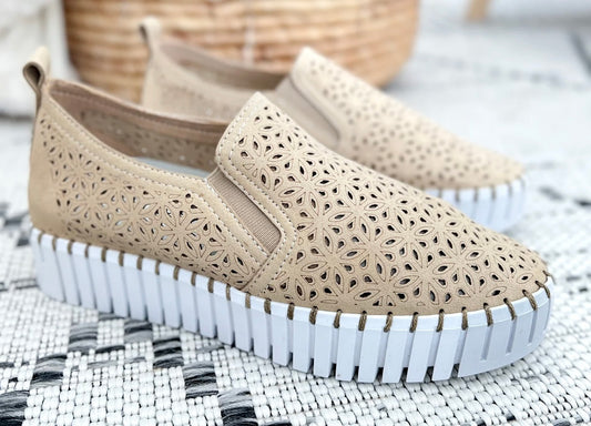 Very G Nicole Platform Shoe - Nude