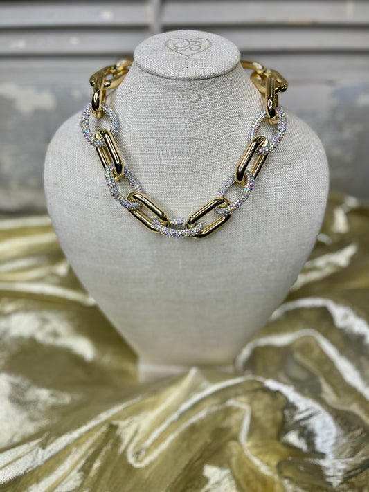 CHUNKY CHAIN & RHINESTONE SHORT NECKLACE