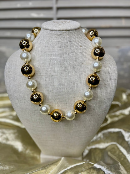 PEARL & BALL SHORT NECKLACE