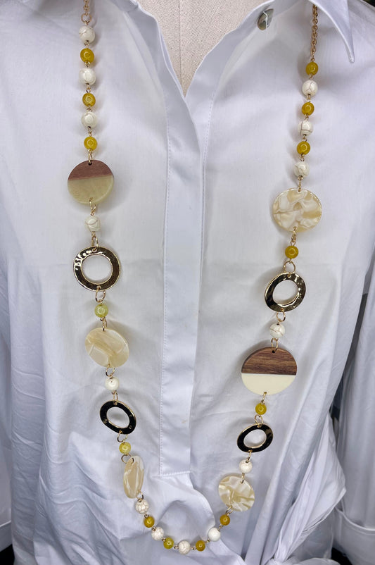 CREAM GEOMETRIC ACRYLIC NECKLACE