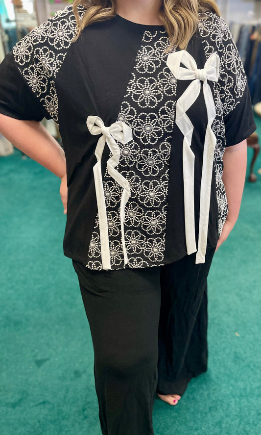 Davi Dani Plus Size Bow & Blossom Black Top