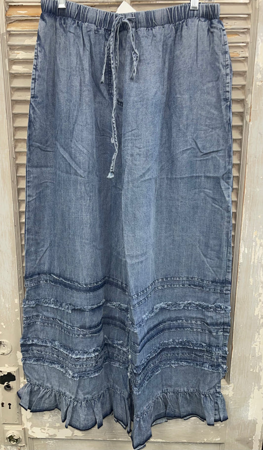 Easel Ruffle Hem Pant