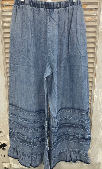 Easel Ruffle Hem Pant