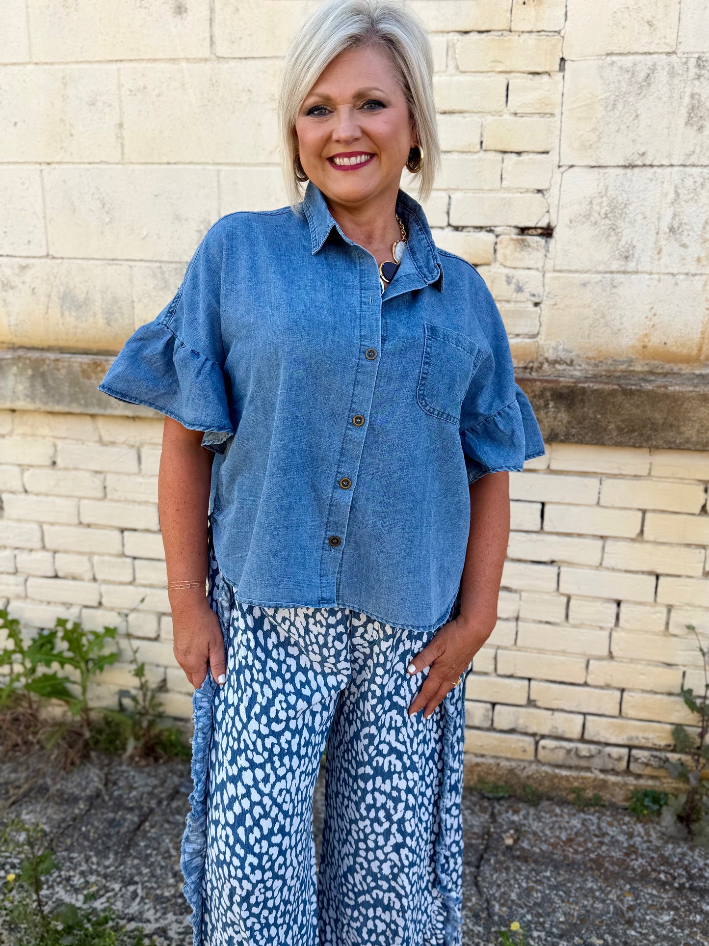 Easel BUTTON DOWN WASHED DENIM SHIRT