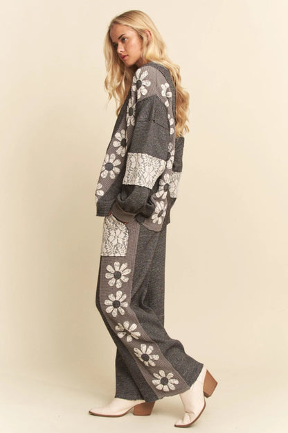 Davi & Dani Waffle Knit Flower Set