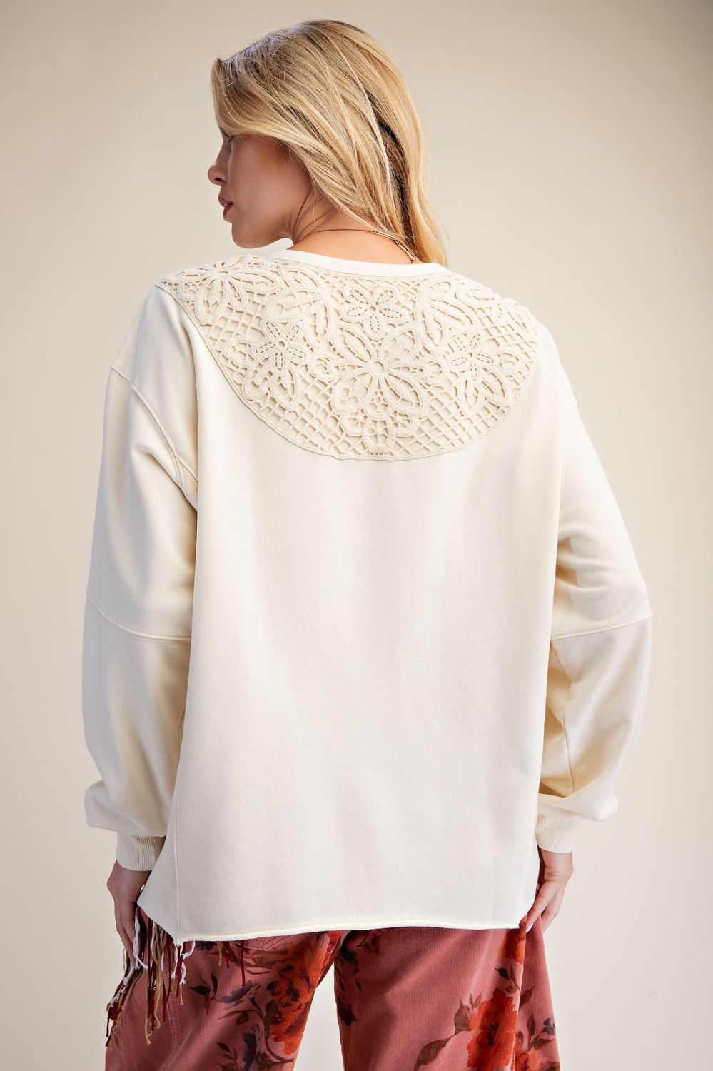 Easel Ivory BOW TAPE BOTTOM WASHED TERRY PULLOVER