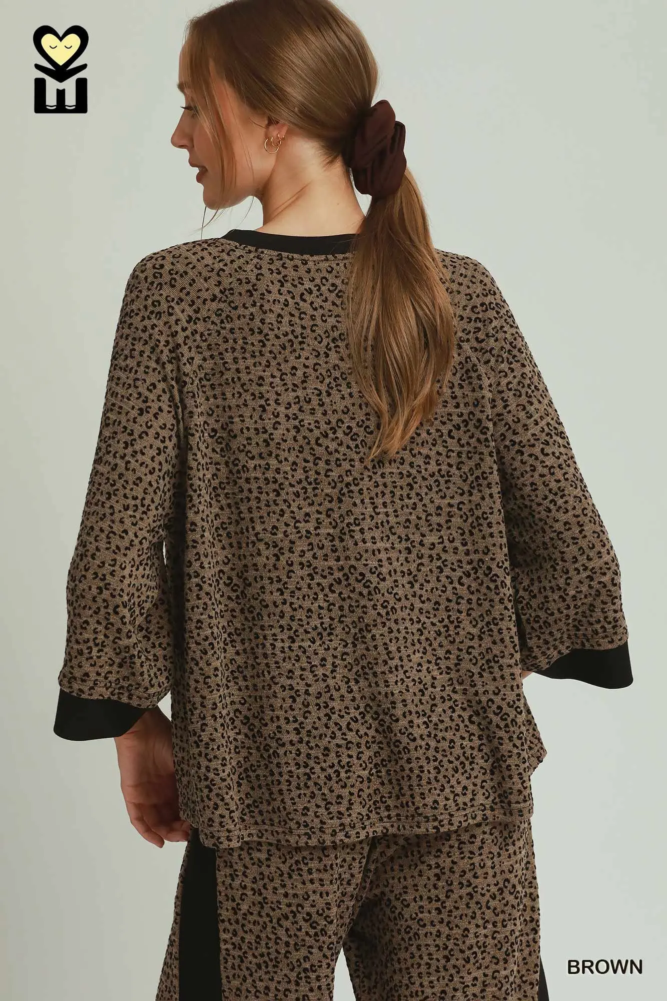 Umgee Brown Leopard Velvet Blend 3/4 Raglan Sleeve Top