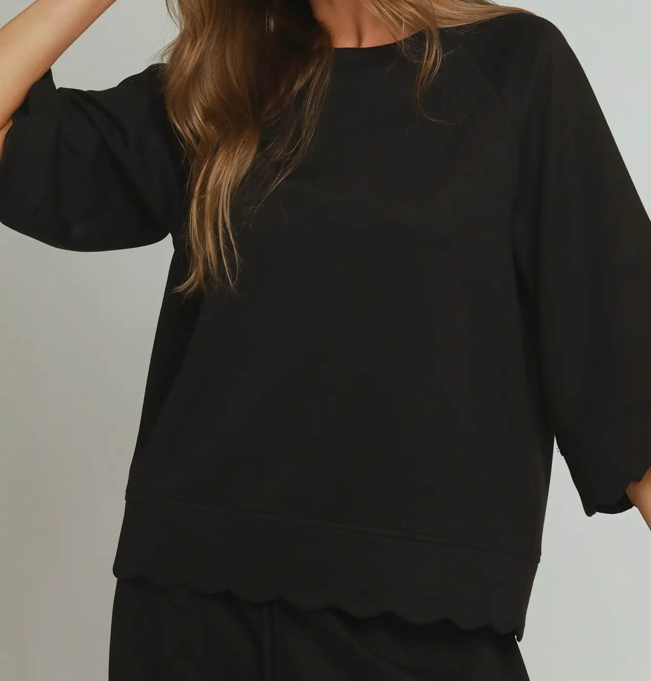 Umgee Black LUXEKNIT Raglan Sleeve Top With Scallop Detail