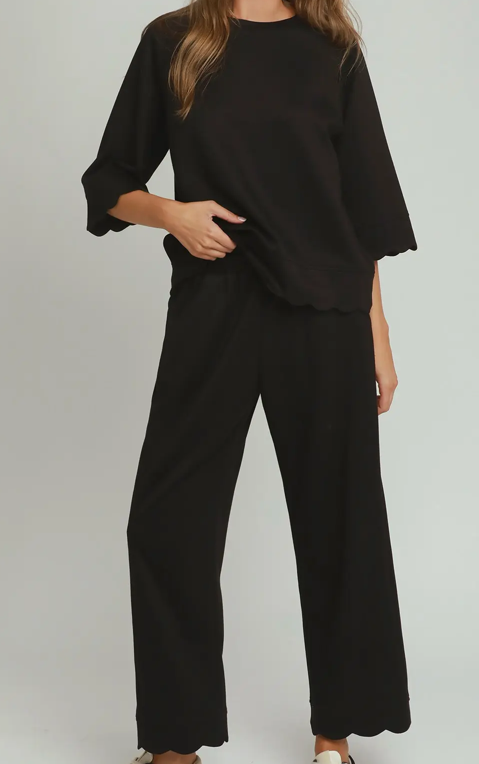 Umgee Black LUXEKNIT Raglan Sleeve Top With Scallop Detail