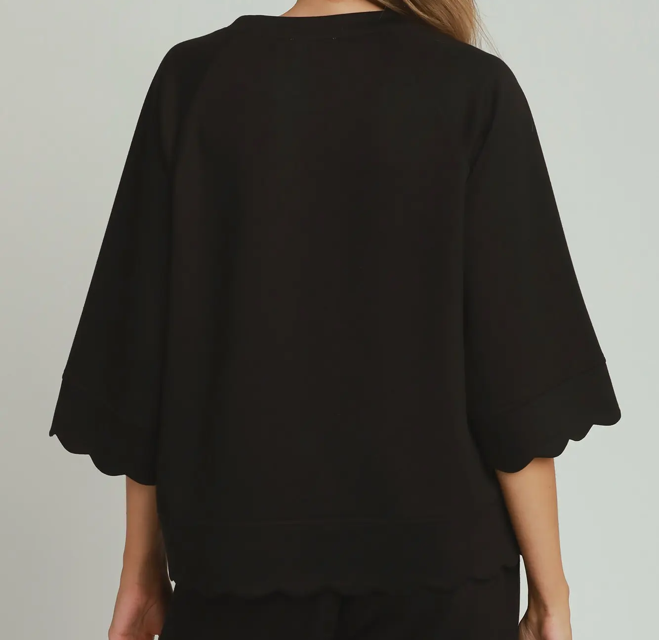 Umgee Black LUXEKNIT Raglan Sleeve Top With Scallop Detail
