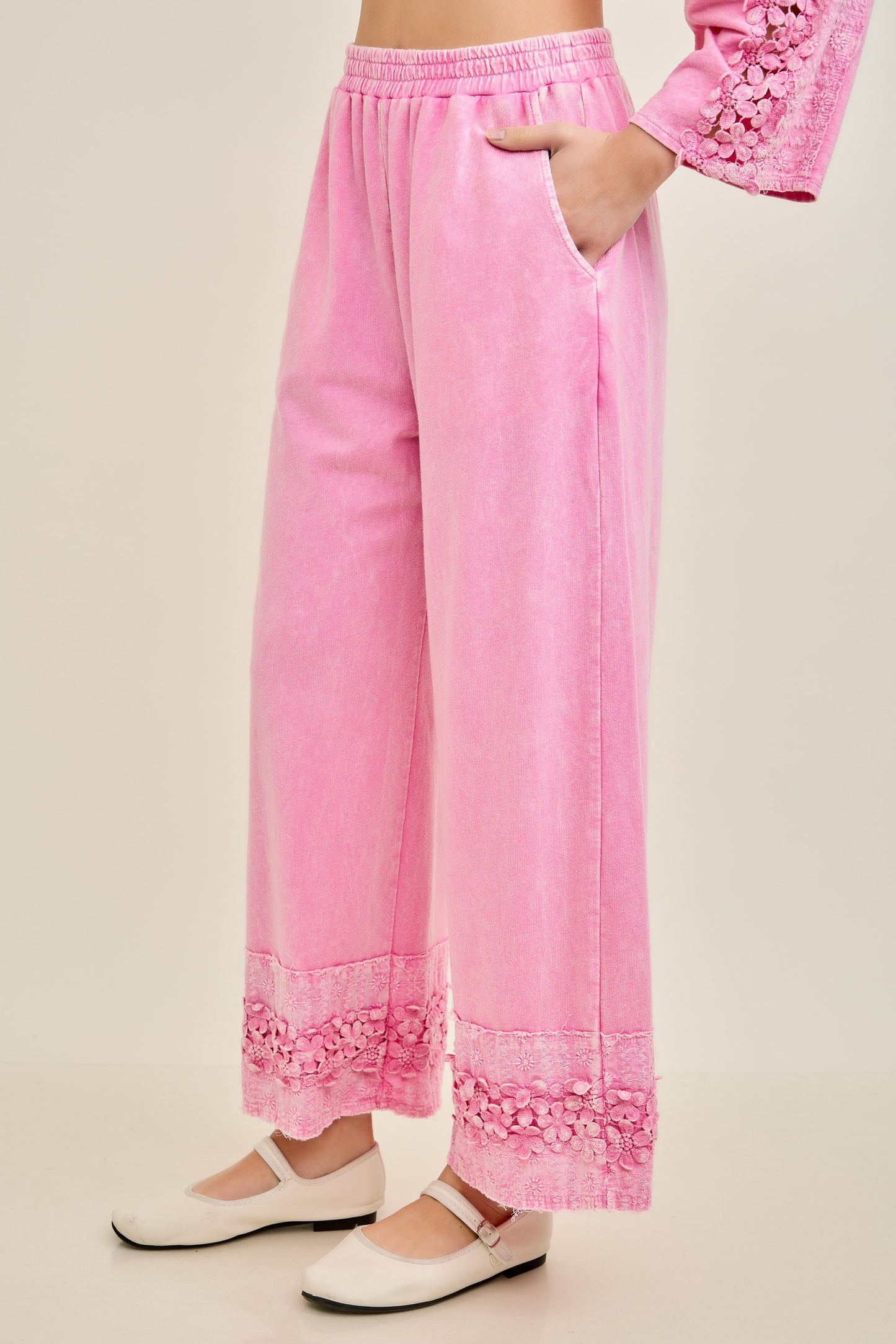J. Her Bubblegum Mineral Washed Flower Trim Detailed Lounge Pants
