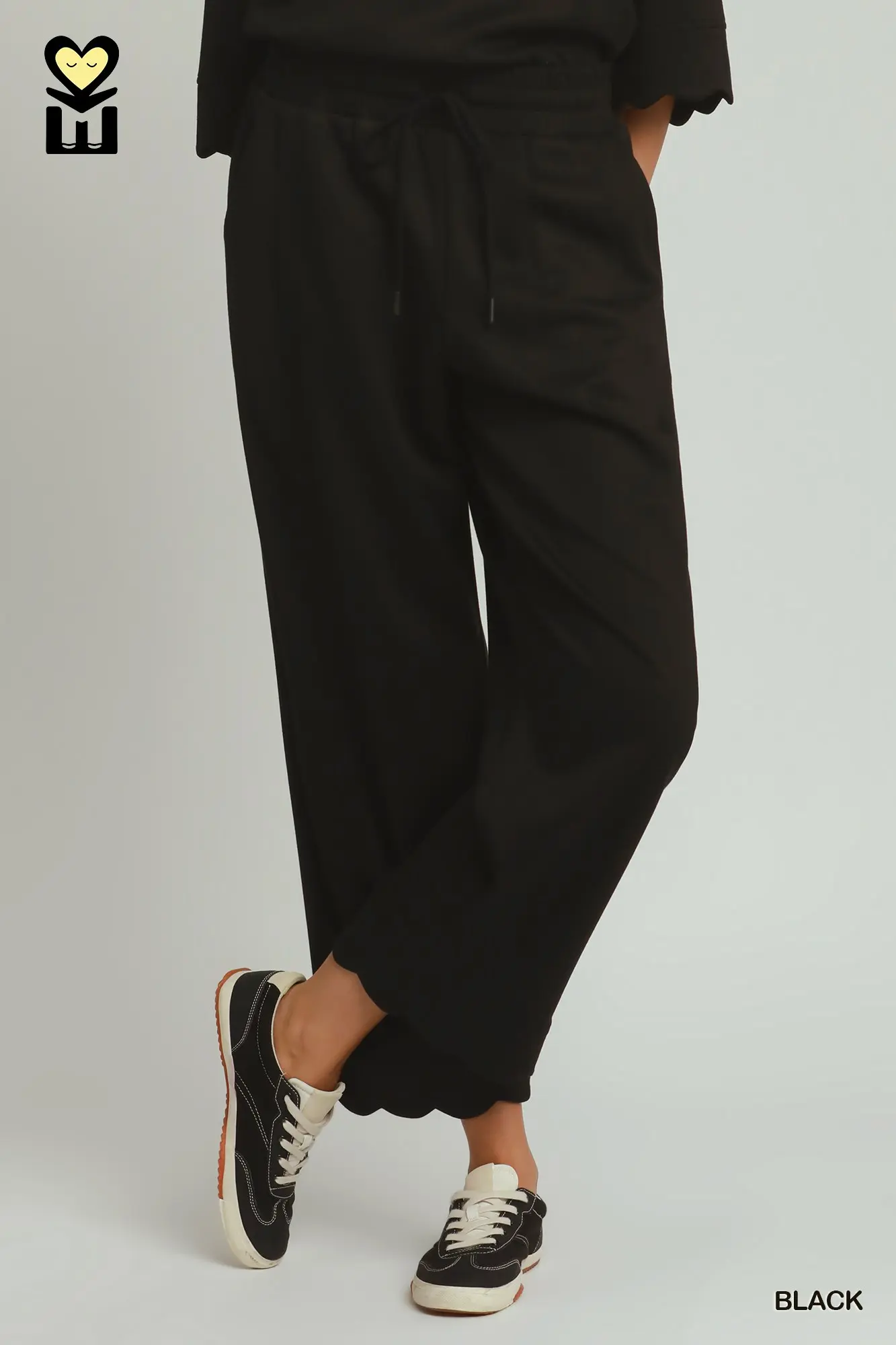 Umgee Black LUXEKNIT Scalloped Hem Straight Pants