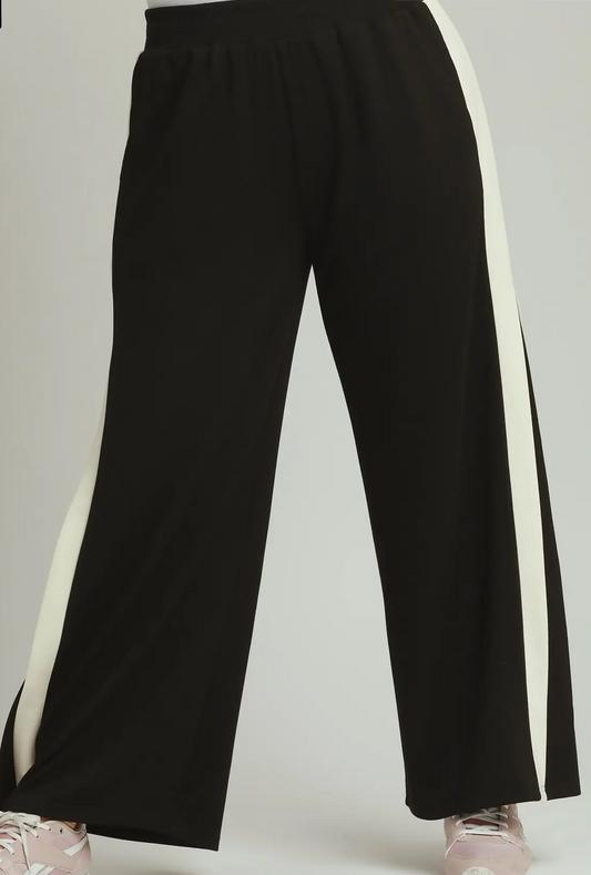 Umgee Plus Size Black LUXEKNIT Colorblock Side Stripe Straight Pants