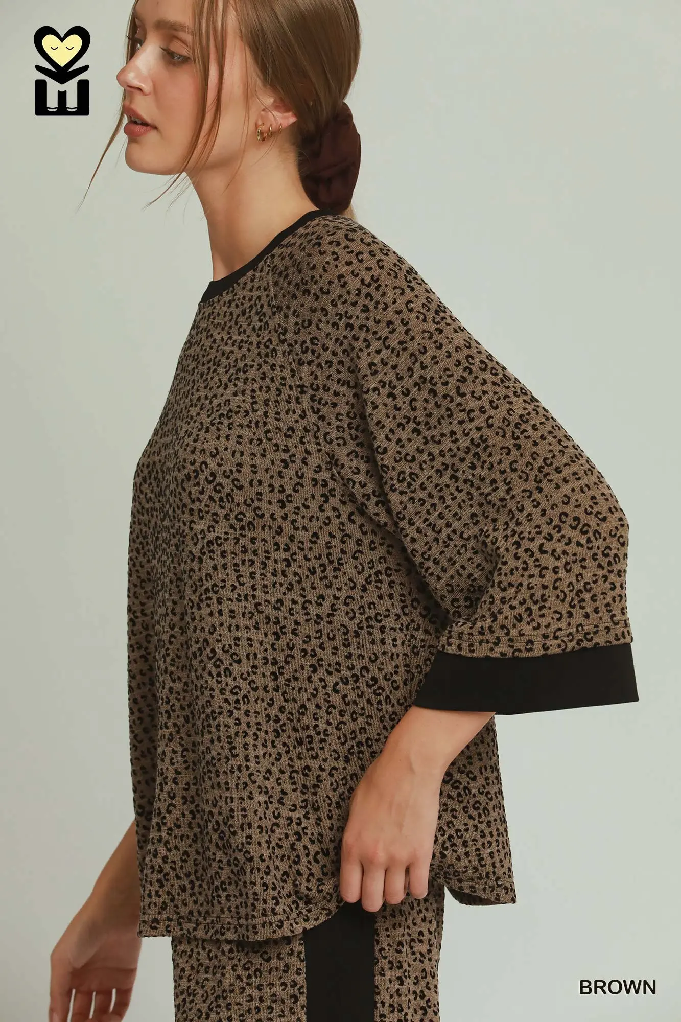 Umgee Brown Leopard Velvet Blend 3/4 Raglan Sleeve Top